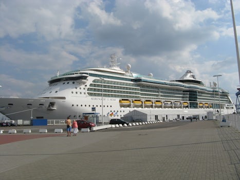 Serenade of the Seas welcomed at Fredericia, Denmark