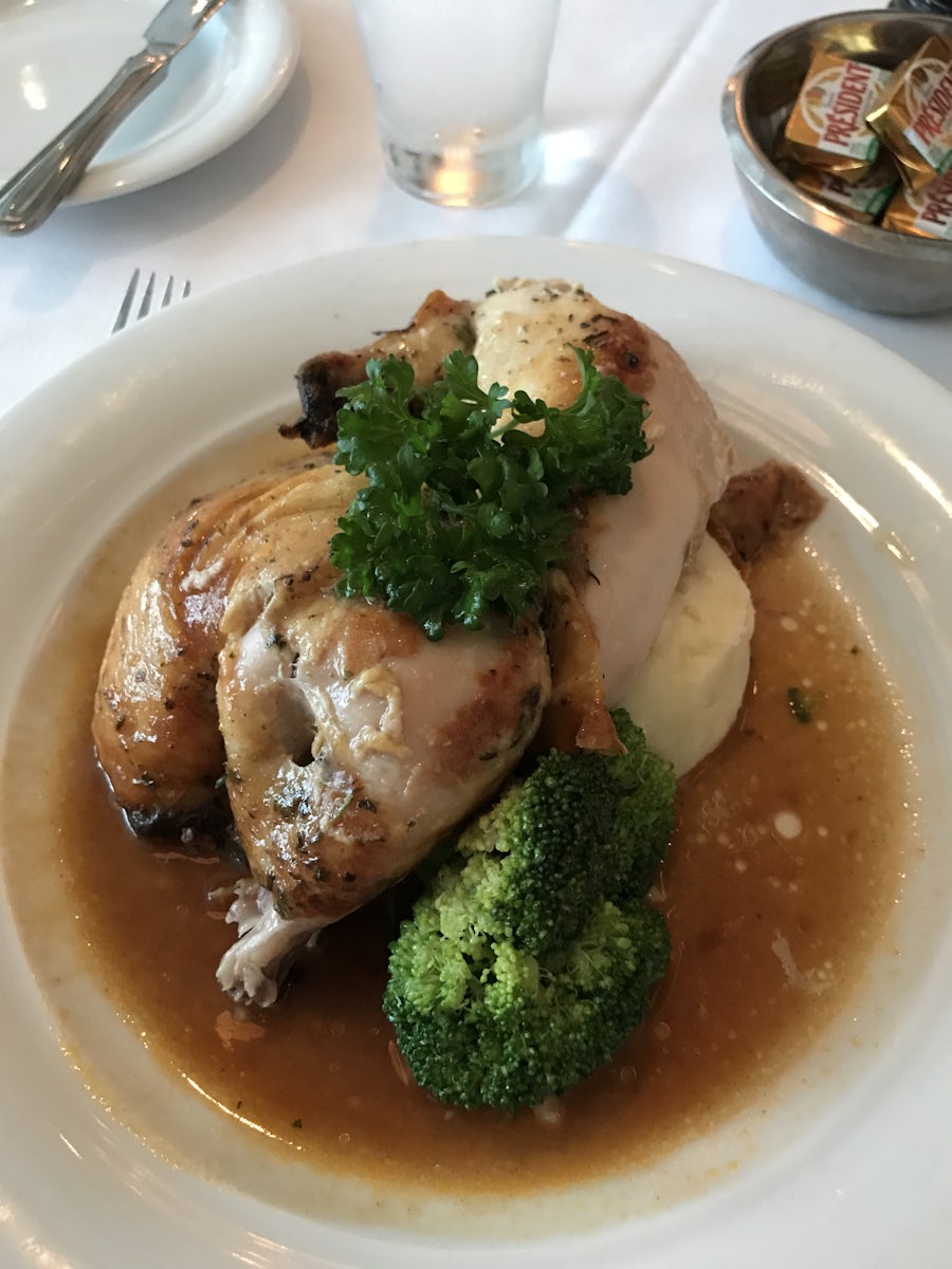 Gluten-free rotisserie chicken, mashed potatoes, broccoli (Summer Palace di
