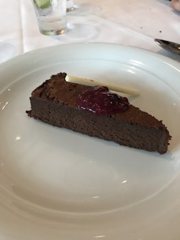 Gluten-free flourless chocolate cake