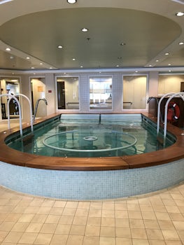 Therapeutic pool in thermal suite