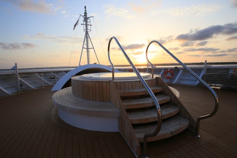Whirlpool on the outer deck.