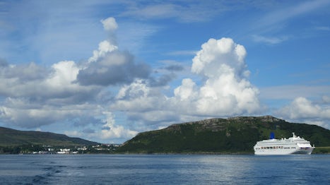Oriana at anchor in Portree, while we go on a wildlife watching trip.