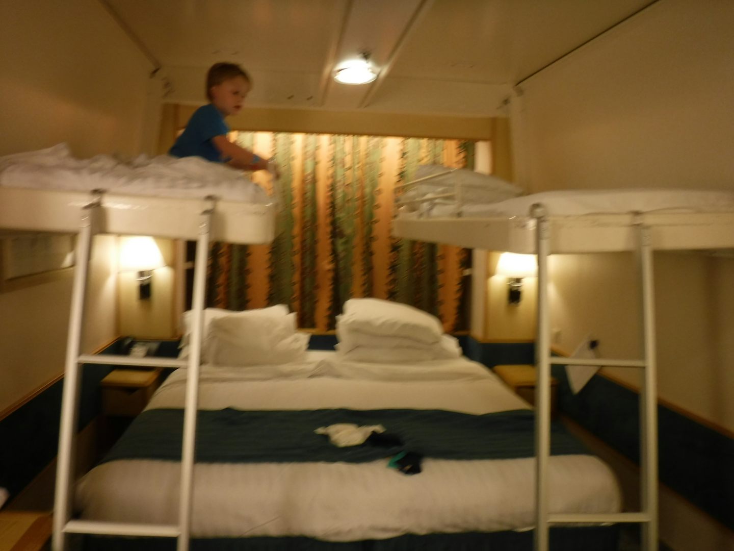 Bunk beds that pull down