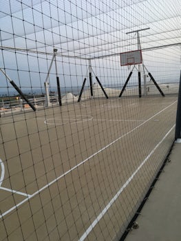 Basketball court. Putting green, shuffle board