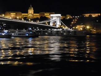 chain bridge in Budapest.....picture taken from our french balcony on Vikin