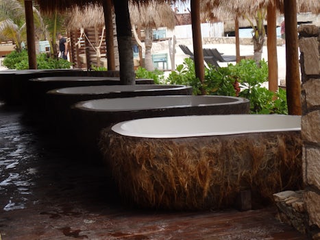 Massage hut in Costa Maya - you can get a coconut milk bath or a warm herb