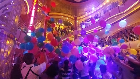 Finale balloon party was must-do fun.