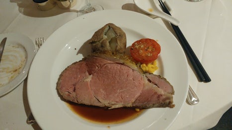 This prime rib has a processed texture. Bad.