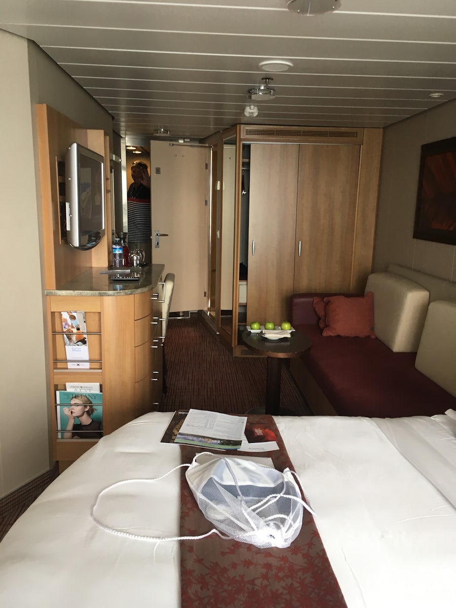 Aqua Class Cabin - Embarkation Day