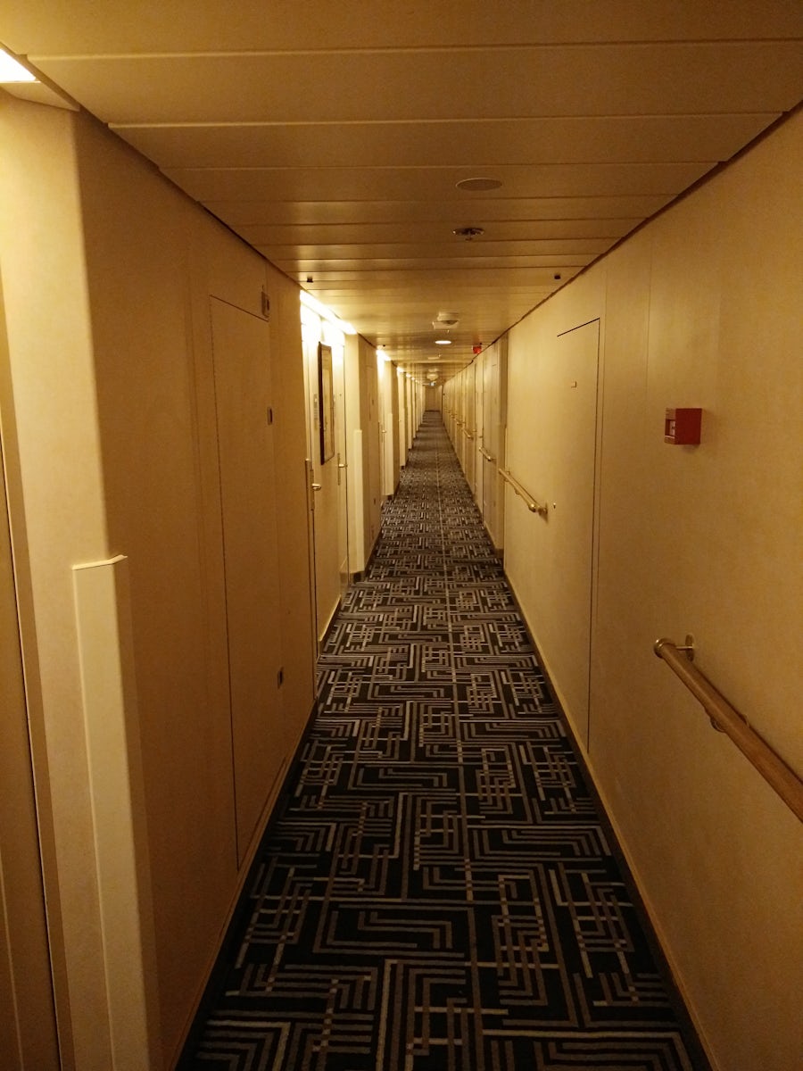 Long Corridor to cabins