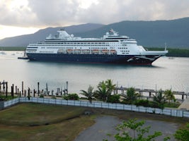 Pacific Eden arriving in Cairns