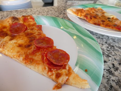 Lido Deck, Prego pizza
