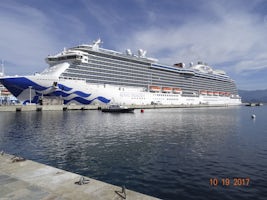 Royal Princess Cruise Ship: Review, Photos & Departure Ports on Cruise