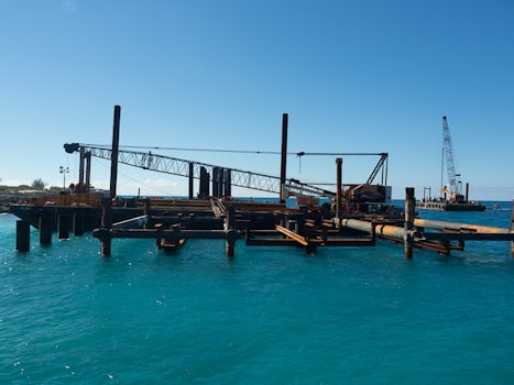 Building the new dock in CocoCay