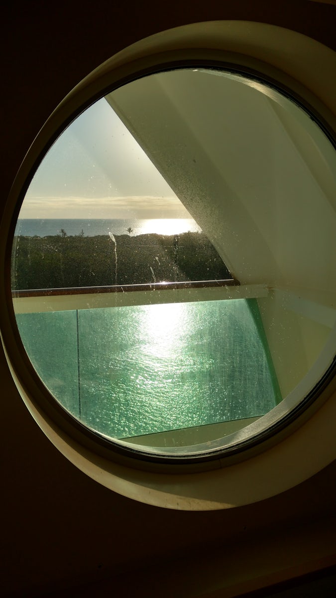 Looking out my porthole-this was an oceanview room..I had a view of 60% met