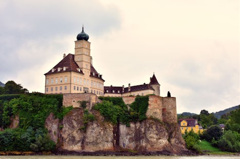 Schonbuhel Castle
