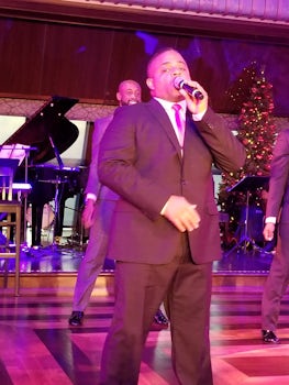 Darryl Williams was the stand out sensation on this cruise. Here he is singing at the Manhattan Room with the other amazing artists from After Midnight. He was the most spectacular talent I have seen!!!