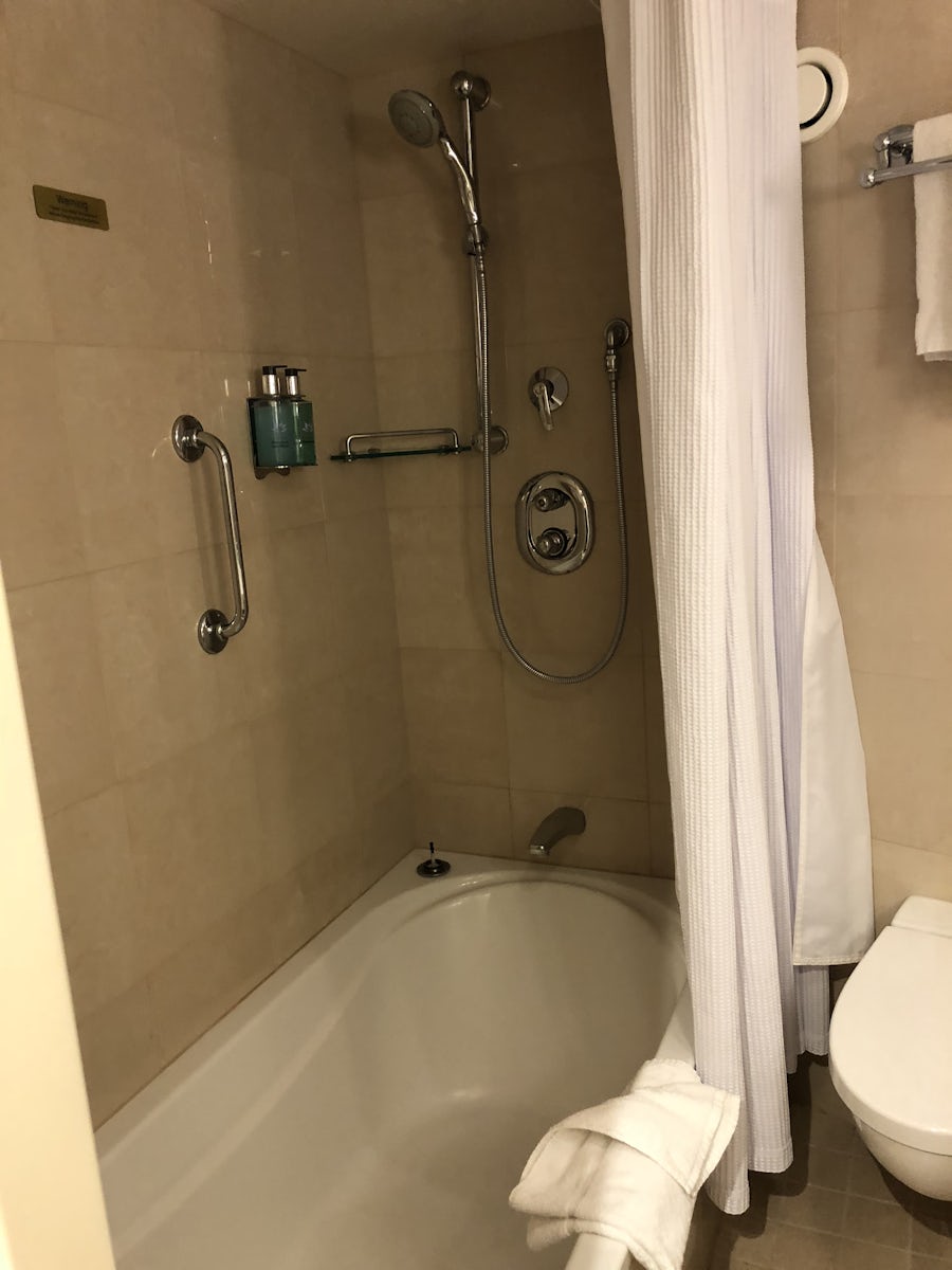 shower/tub in A426