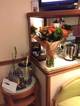 Our welcome flowers and champagne (for our anniversary)