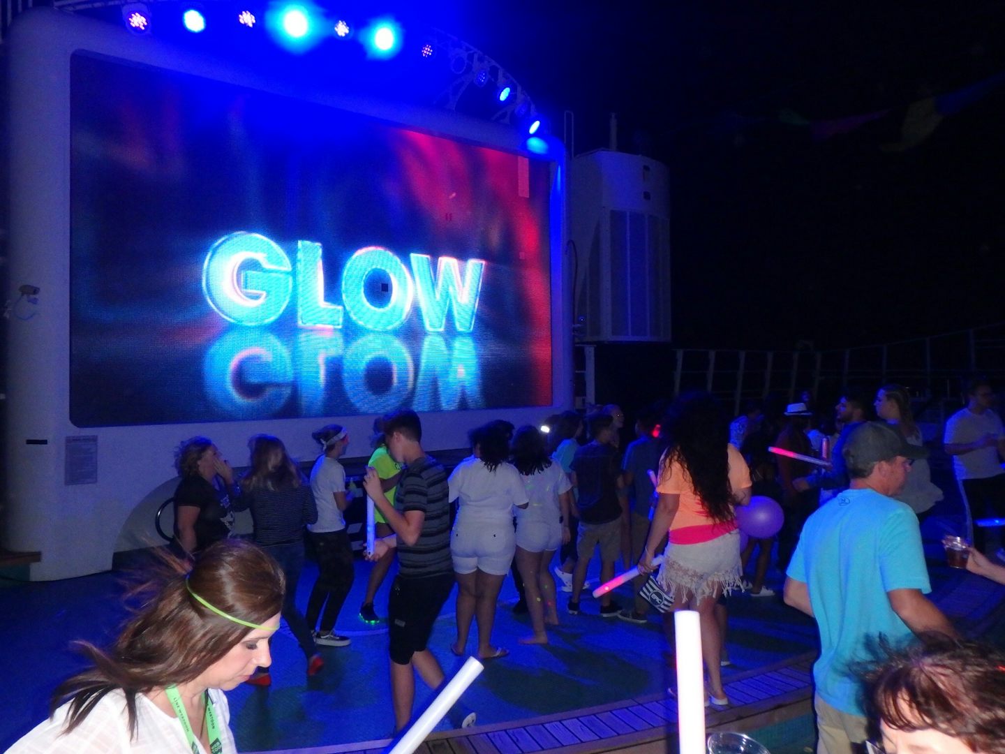 Glow night; formerly known as “White Night”.