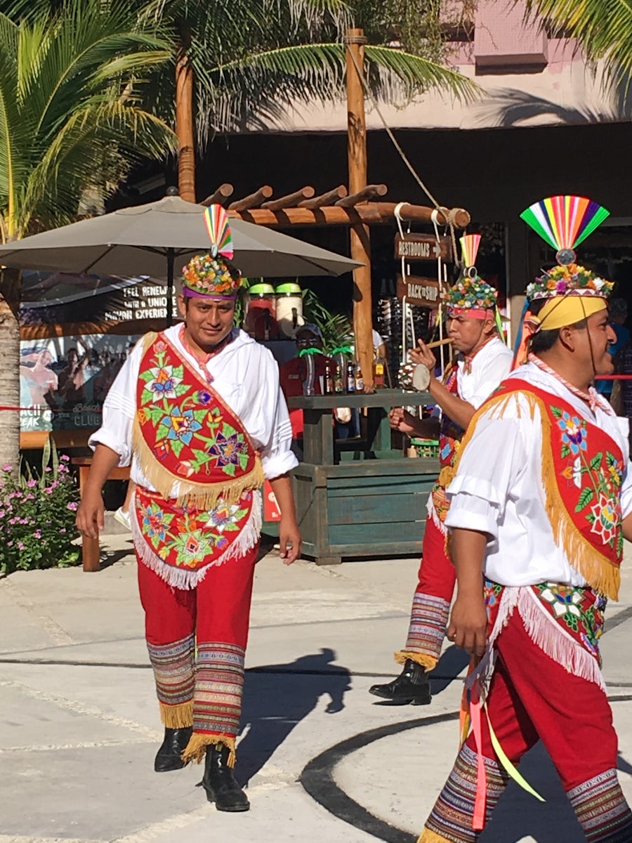 The Papantla flyers of Costa Maya. Free show at the pier.