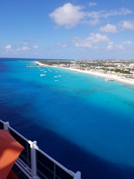 Grand Turk water and beach, just north of the port area.