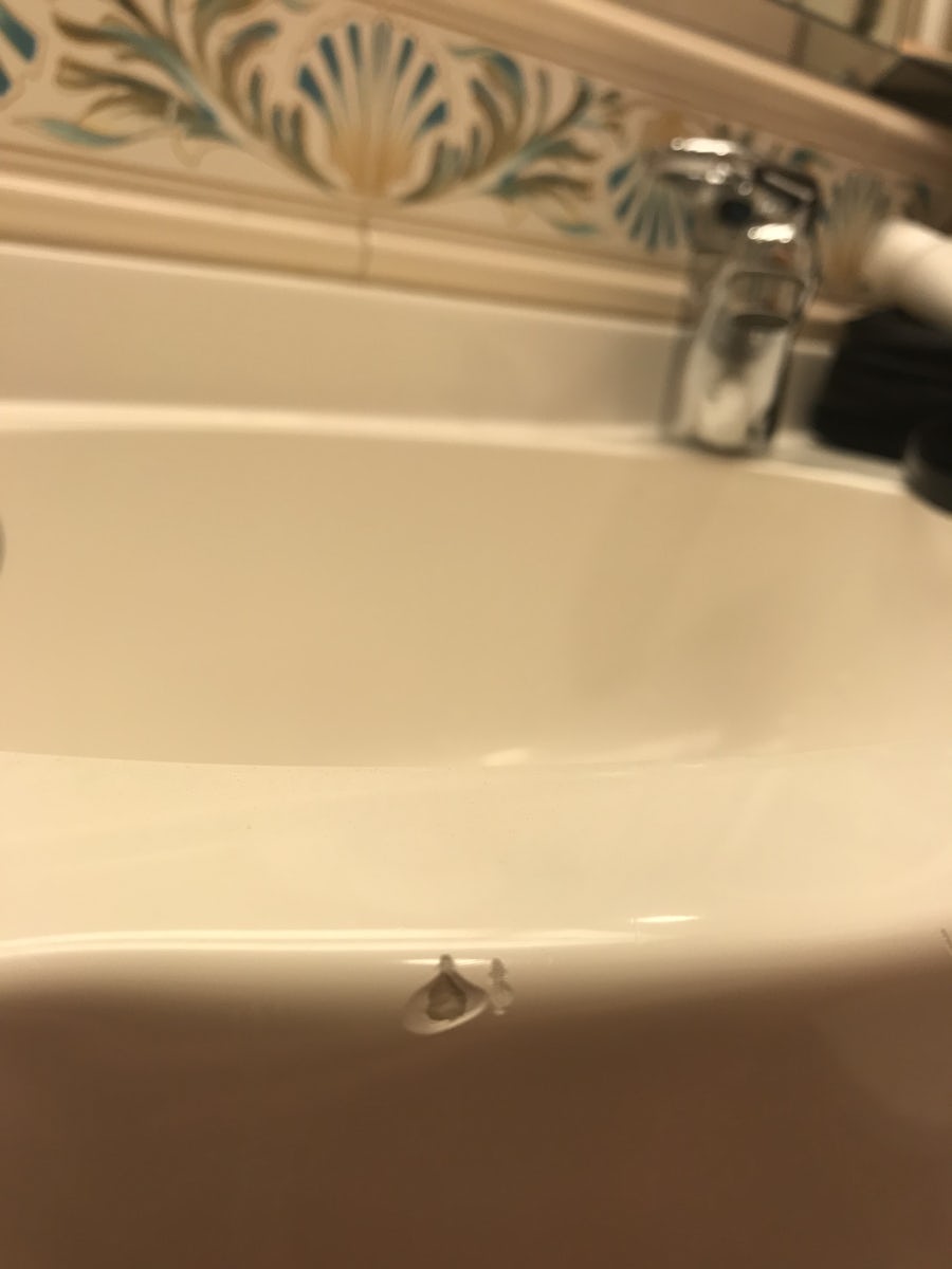 Cabin bathroom chipped sink