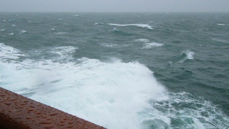 Rough seas on the way to Hamburg.