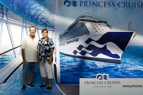 Embarking in Singapore was our friends Ray & Marie , first time cruisers.