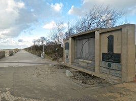 Zeebrugge War Memorial and St George's Walk - 100 Anniversary 23 April