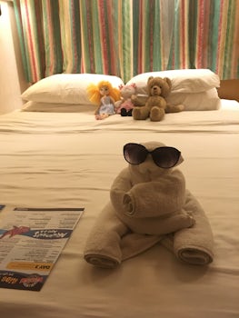 Oceanview stateroom bed