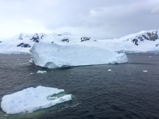 Etherial, cruising amongst countless icebergs
