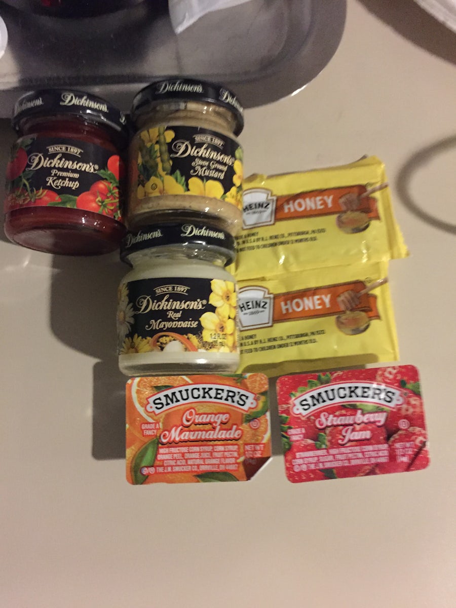 Kosher jams and condiments
