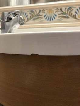 Cracked porcelain sink