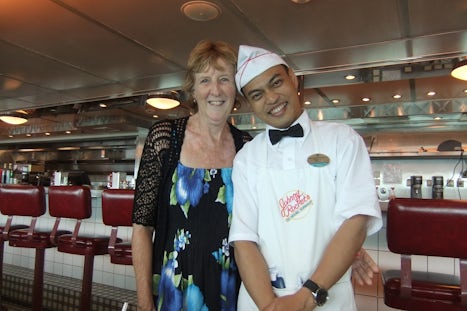 Beautiful staff at Johnny Rockets, they also line dance about every 20 mins