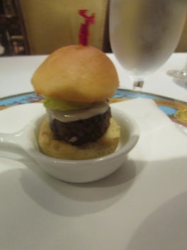 Tiny Burger (Sun King Steakhouse) brought out by the Chef for us to try (De
