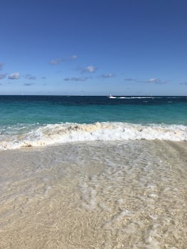 Nassau- relaxing by the ocean