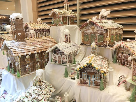 Beautiful gingerbread houses!