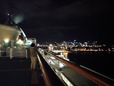Melbourne port at night