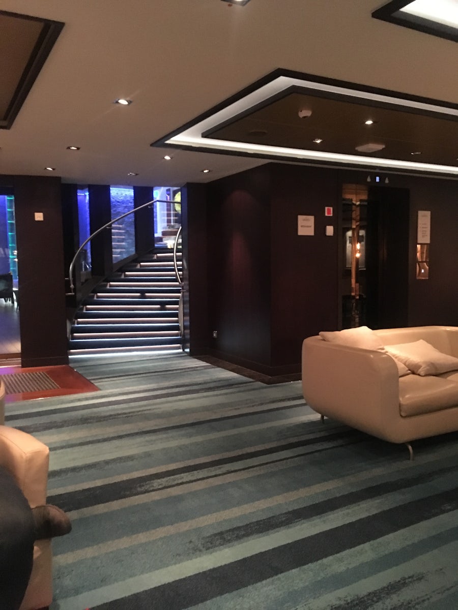 Haven Lounge, Deck 17, looking towards elevator (runs between Decks 17-19 i