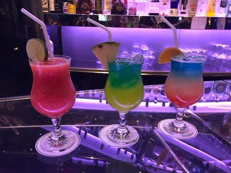 Cruise drinks at main bar.