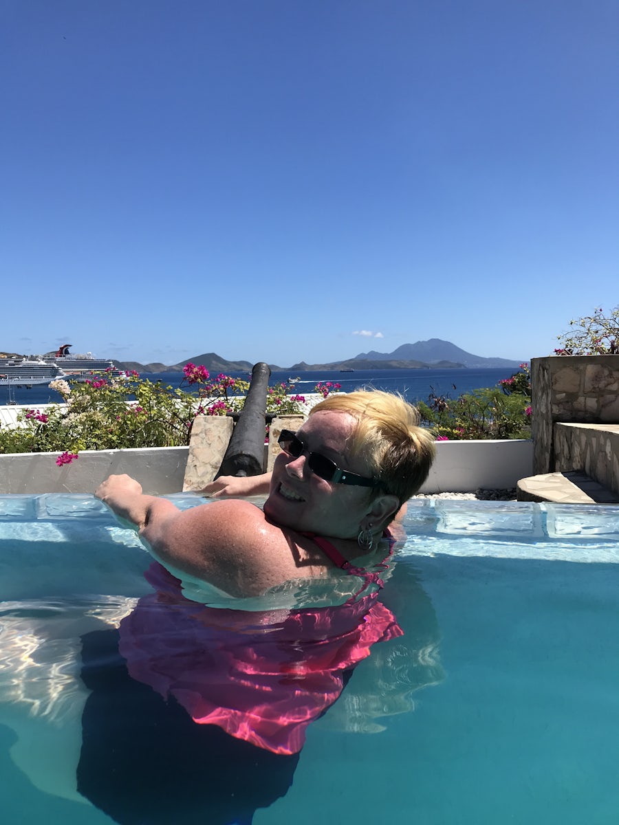 St Kitts    Infinity pool    Heaven!