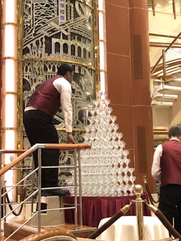 Building a champagne tower