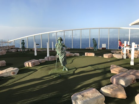 Miniature Golf - Deck 15, sports area, on Oasis