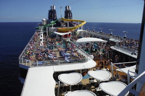 NCL Epic sea-day deck crowds