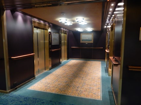 Hallway by elevators