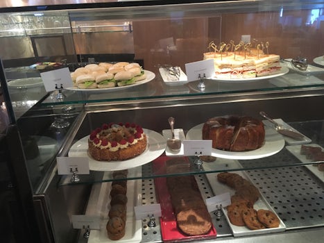 Sandwiches & cakes at Seabourn Square