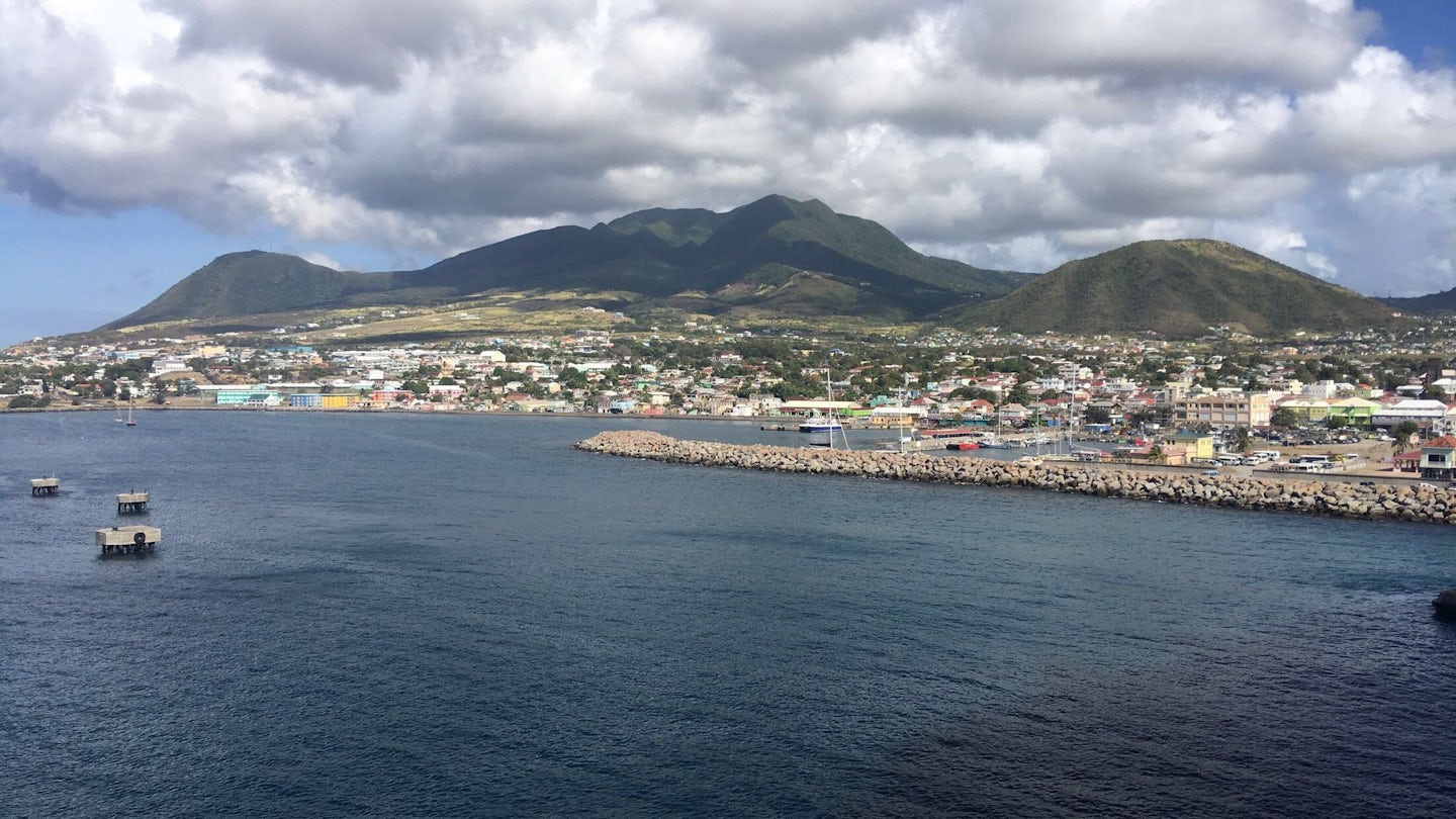 Pulling into St Kitts