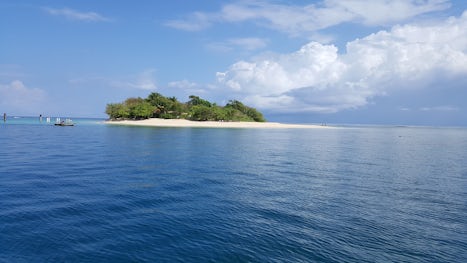 Amiga, Island... approaching in boat