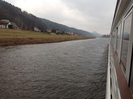 Cruising between Dresden and Meissen.